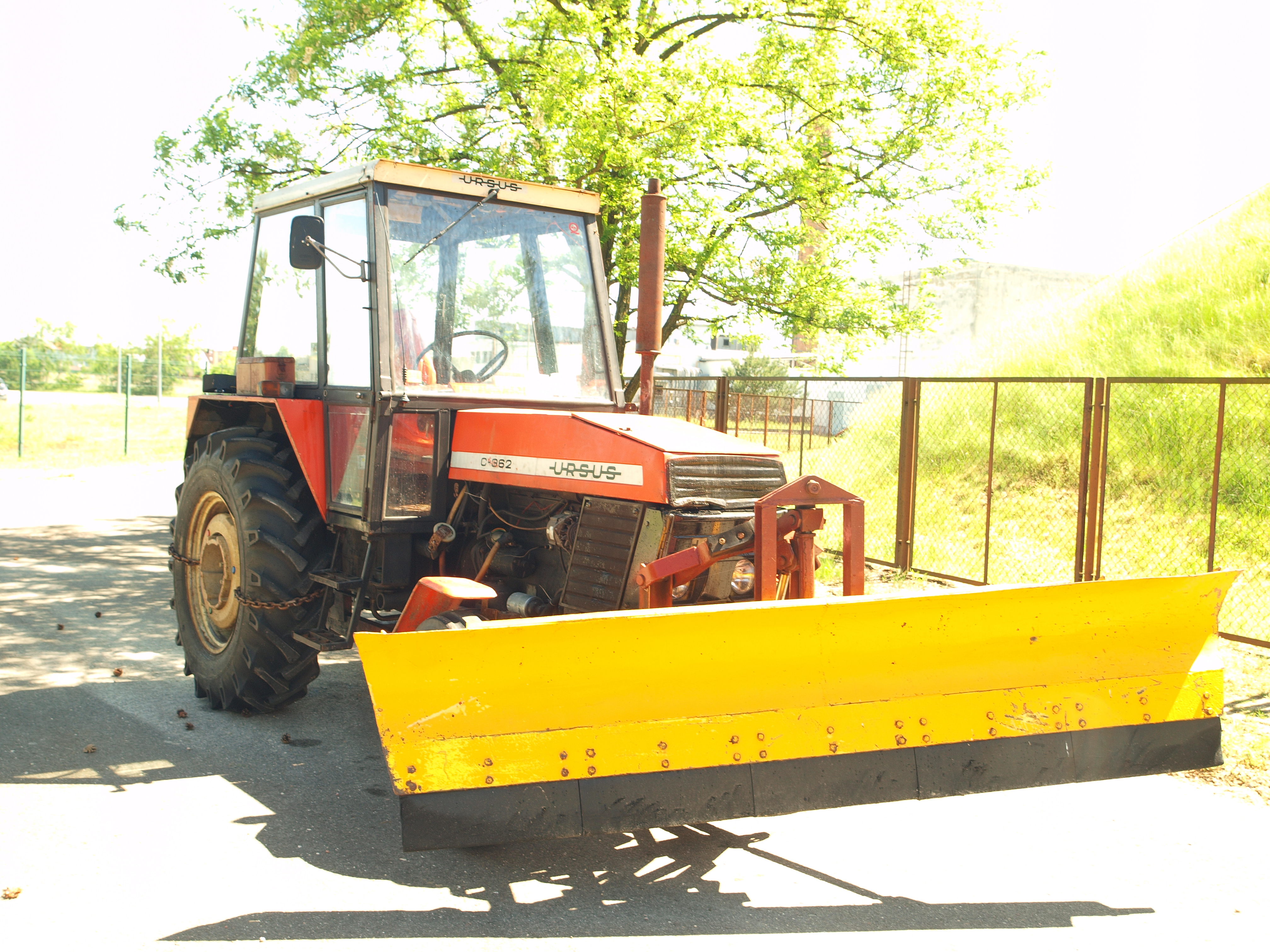 Przetarg ofertowy na sprzedaż ciągnika URSUS C-362